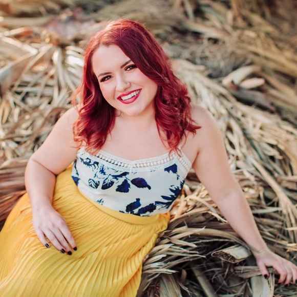 Meet your Posher, Brooke - Picture 1 of 1